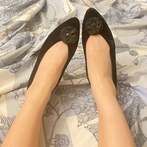 Vintage Anne Klein black pointed-toe velvet flats Size 7